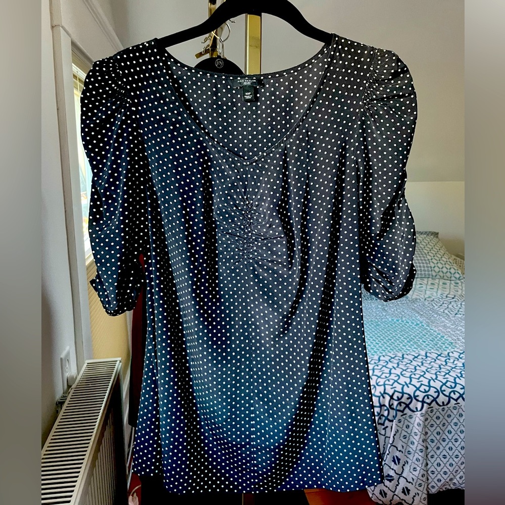 🎉Sold! / Ann Taylor 10P vintage-style polka dot puffed sleeve blouse